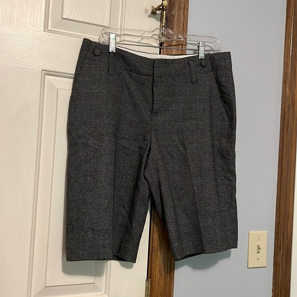 17 across abs 22 inch length dress shorts BR wool